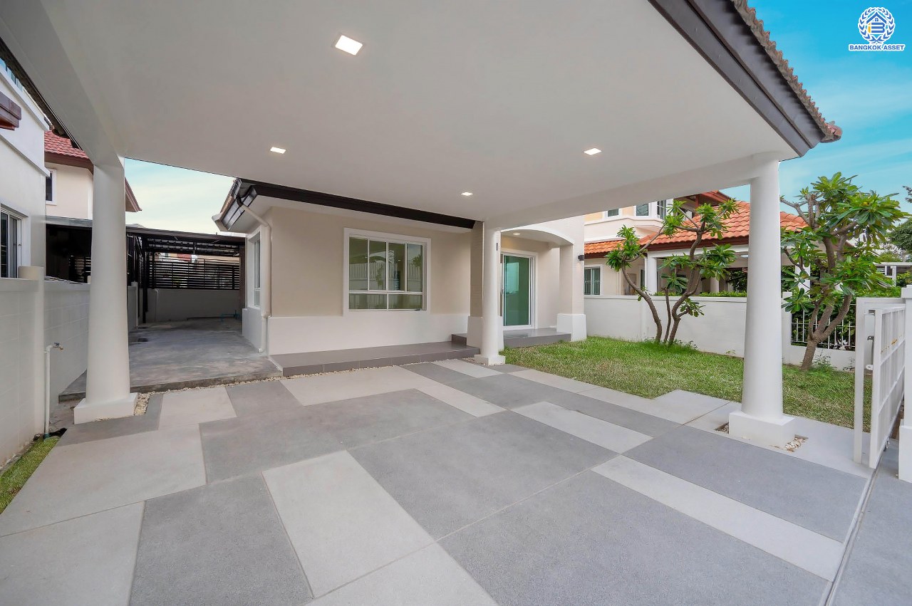 บ้านมือสองตกแต่งใหม่ โครงการ ชวนชื่น กรีนบาวด์ เนื้อที่ 54 ตร.ว. ฟังก์ชัน 3 ห้องนอน 3 ห้องน้ำ 1 ห้องอเนกประสงค์ จอดรถได้ 2 คัน บรรยากาศเงียบสงบเป็นส่วนตัว สิ่งอำนวยความสะดวกมากมาย! บนทำเลศักยภาพ หน้าโครงการติดถนนใหญ่ ใกล้จุดขึ้นทางด่วน "ศรีสมาน"